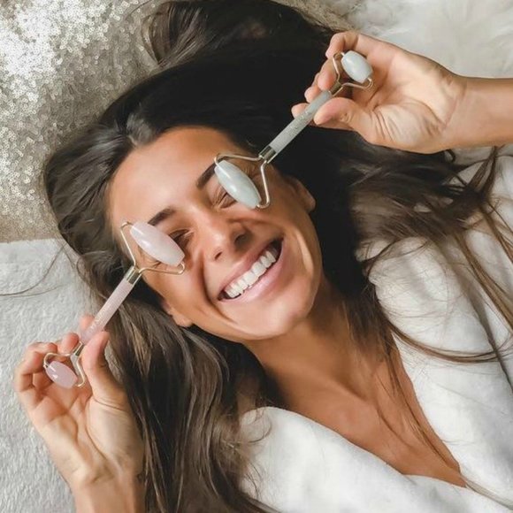 NEW Natural Jade Roller & Gua Sha for Glowing Skin - Picture 6 of 8